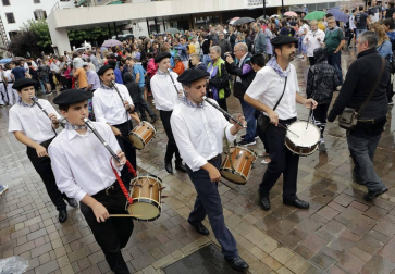 Lanzamiento del cohete pasado por agua en las fiestas patronales de Elizondo