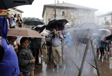 Lanzamiento del cohete pasado por agua en las fiestas patronales de Elizondo