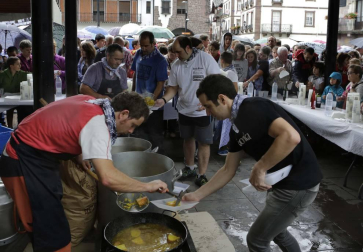 Lanzamiento del cohete pasado por agua en las fiestas patronales de Elizondo