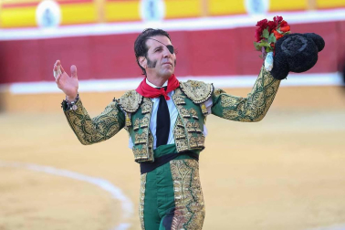 Instantáneas de la faena con los diestros El Cid, Juan José Padilla y Daniel Luque.