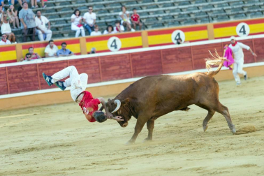 Imágenes de la cornada del recortador de Tudela, Arturo Aurensanz.