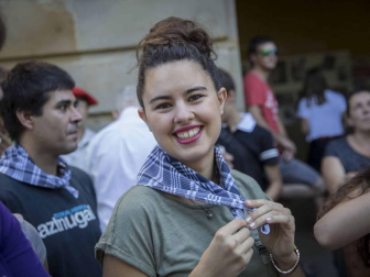 Imágenes del comienzo de las fiestas, cuyo cohete tiró la comparsa de gigantes.