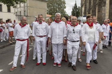 La ciudad francesa homenajeó a la capital navarra en la última jornada de sus fiestas grandes.