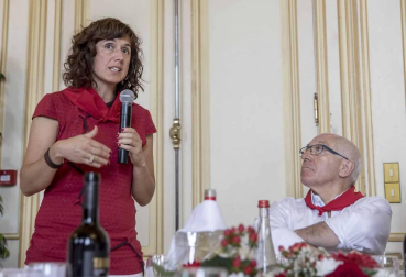 La ciudad francesa homenajeó a la capital navarra en la última jornada de sus fiestas grandes.