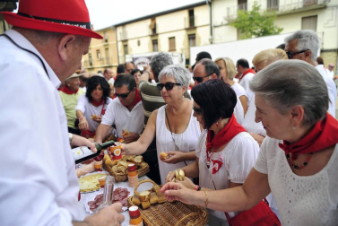 El cohete da inicio a las fiestas de San Martín de Unx 2017