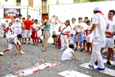 El cohete da inicio a las fiestas de San Martín de Unx 2017