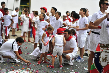 El cohete da inicio a las fiestas de San Martín de Unx 2017