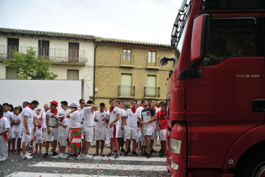 El cohete da inicio a las fiestas de San Martín de Unx 2017