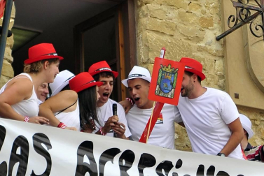 El cohete da inicio a las fiestas de San Martín de Unx 2017
