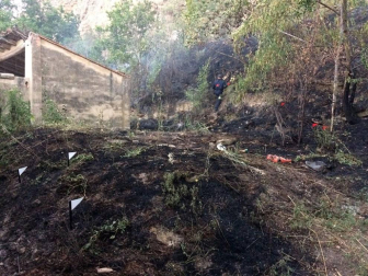Las llamas afectaron al paraje de 'El Chorrón' y los Bomberos las controlaron antes de que llegaran a las viviendas.
