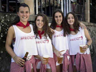 Fotogalería del cohete de inicio de las fiestas patronales de Bera