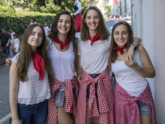 Fotogalería del cohete de inicio de las fiestas patronales de Bera