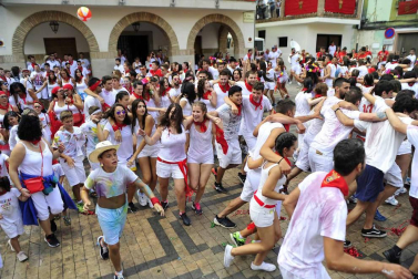 Imágenes del primer día de fiestas de la localidad.