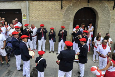 Imágenes del primer día de fiestas de la localidad.
