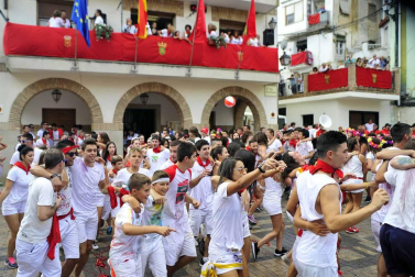 Imágenes del primer día de fiestas de la localidad.