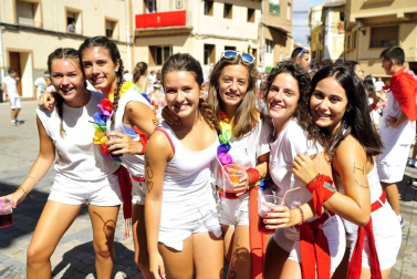 Imágenes del primer día de fiestas de la localidad.