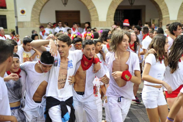 Imágenes del primer día de fiestas de la localidad.