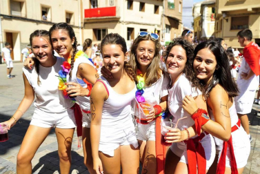 Imágenes del primer día de fiestas de la localidad.