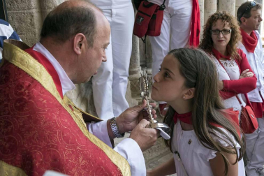 Imágenes de la jornada infantil, que incluyó una ofrenda floral.