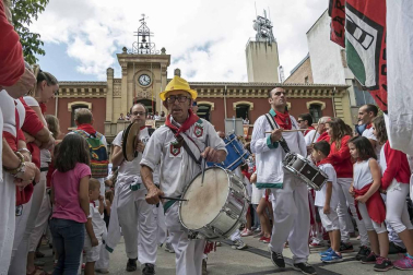 Imágenes de la jornada infantil, que incluyó una ofrenda floral.