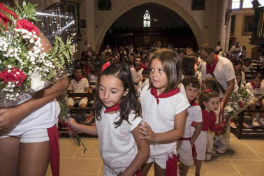 Imágenes de la jornada infantil, que incluyó una ofrenda floral.