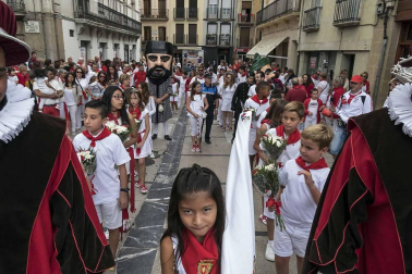 Imágenes de la jornada infantil, que incluyó una ofrenda floral.