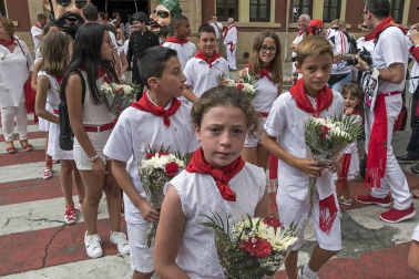 Imágenes de la jornada infantil, que incluyó una ofrenda floral.