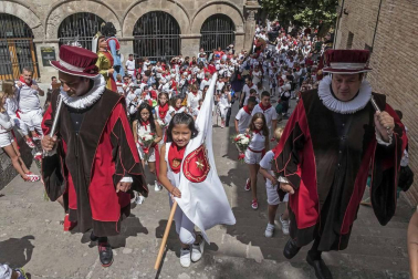 Imágenes de la jornada infantil, que incluyó una ofrenda floral.