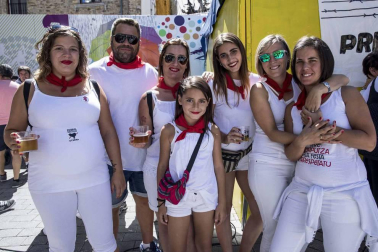 El chupinazo de fiestas de Aoiz en imágenes