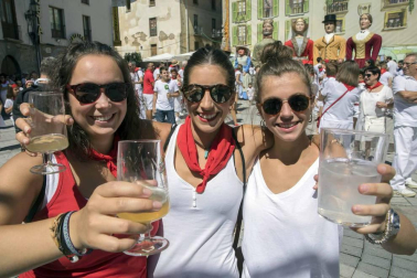 El chupinazo de fiestas de Aoiz en imágenes