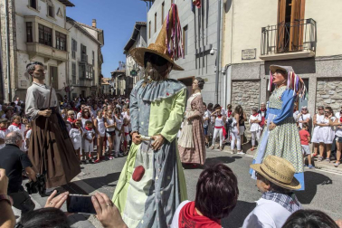 El chupinazo de fiestas de Aoiz en imágenes