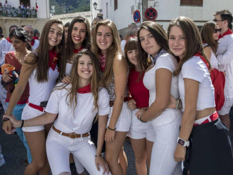 El chupinazo de fiestas de Aoiz en imágenes