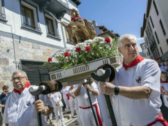 Día grande de las fiestas de Aoiz en honor a San Miguel