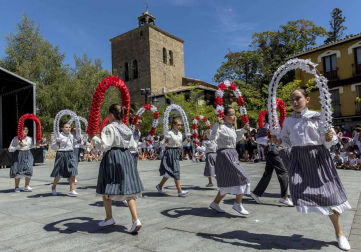 Día grande de las fiestas de Aoiz en honor a San Miguel