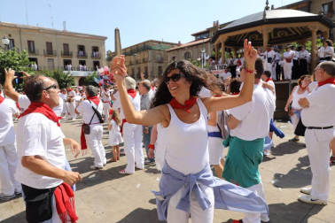 Anfas prende la mecha para el arranque de las fiestas de Tafalla