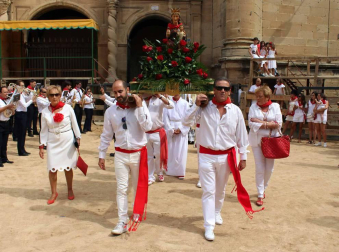 Imágenes de la procesión de la Virgen de la Asunción y la Banda de Música.