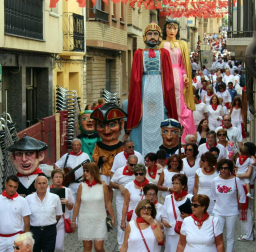 Imágenes de la procesión de la Virgen de la Asunción y la Banda de Música.