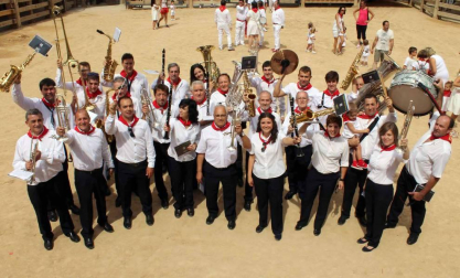 Imágenes de la procesión de la Virgen de la Asunción y la Banda de Música.