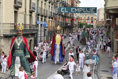 Imágenes del día grande de las fiestas de Tafalla, en honor a la Virgen de la Asunción.