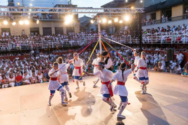 Imágenes de la procesión de San Roque y el Paloteado de las fiestas de Murchante
