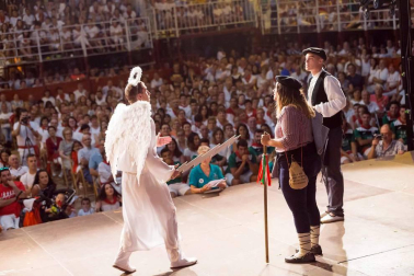 Imágenes de la procesión de San Roque y el Paloteado de las fiestas de Murchante