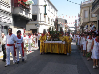 Imágenes de la procesión de San Roque y el Paloteado de las fiestas de Murchante