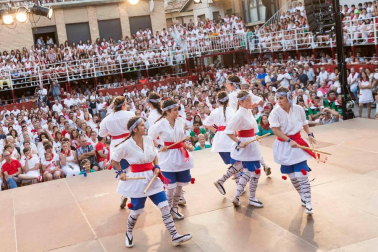 Imágenes de la procesión de San Roque y el Paloteado de las fiestas de Murchante