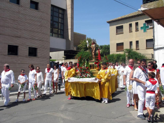 Imágenes de la procesión de San Roque y el Paloteado de las fiestas de Murchante