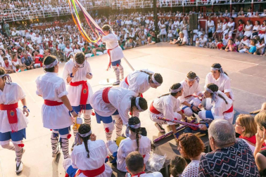Imágenes de la procesión de San Roque y el Paloteado de las fiestas de Murchante