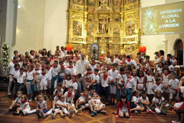 Imágenes del encierro y de diversos actos de la jornada dedicada a los niños.