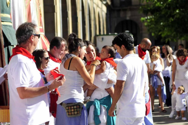 Imágenes del encierro y de diversos actos de la jornada dedicada a los niños.