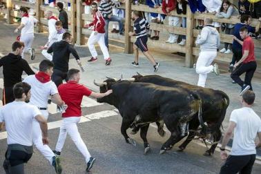 Imágenes del encierro y de diversos actos de la jornada dedicada a los niños.
