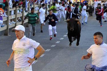 Imágenes del encierro y de diversos actos de la jornada dedicada a los niños.
