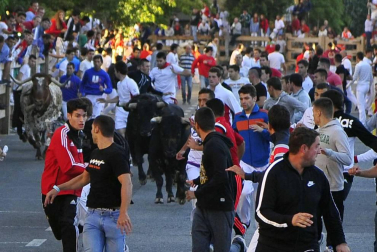Imágenes del encierro y de diversos actos de la jornada dedicada a los niños.